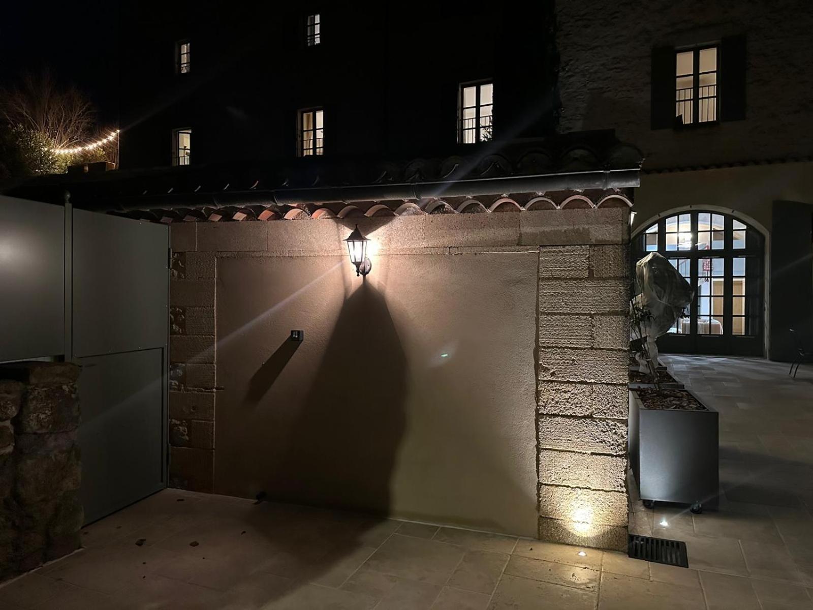 Appartement Avec Piscine Privee Dans Residence Pour 6 Personnes Uzès Kültér fotó
