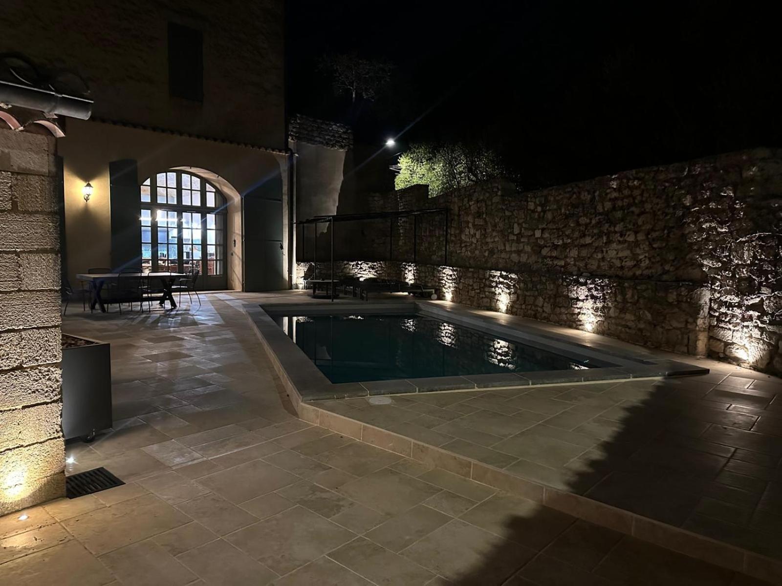 Appartement Avec Piscine Privee Dans Residence Pour 6 Personnes Uzès Kültér fotó
